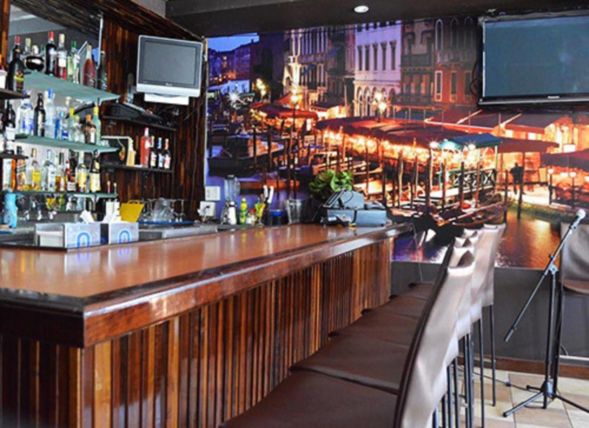 Arecibo Inn Ngoại thất bức ảnh